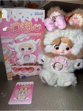 Nommi Bite of Sweetheart V7 Milk Biscuits Plush Keychain